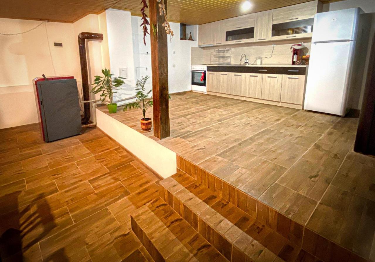 Villa Старият Дюкянь Elena Esterno foto