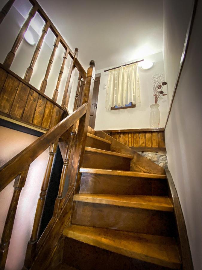 Villa Старият Дюкянь Elena Esterno foto