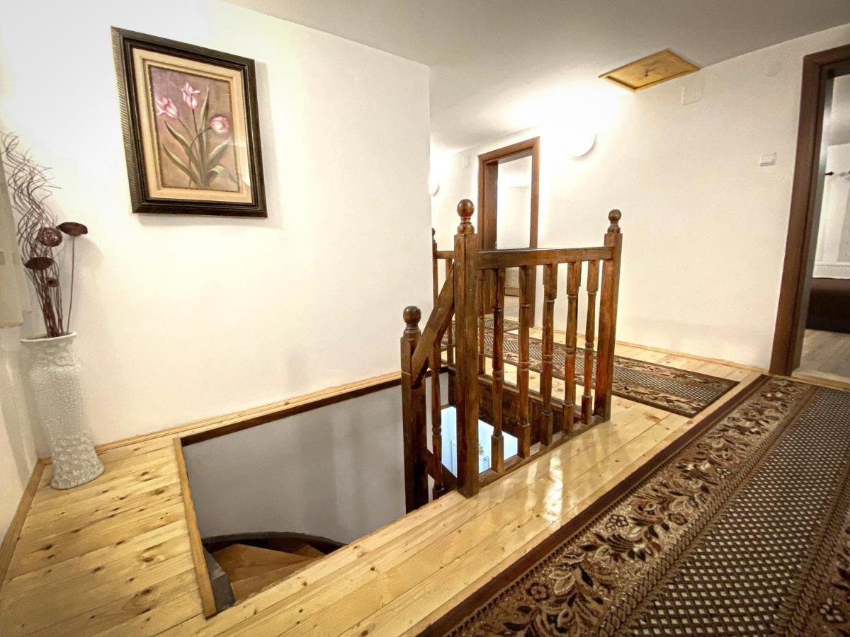 Villa Старият Дюкянь Elena Esterno foto