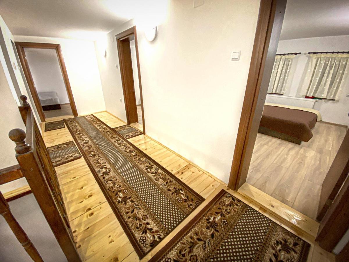 Villa Старият Дюкянь Elena Esterno foto