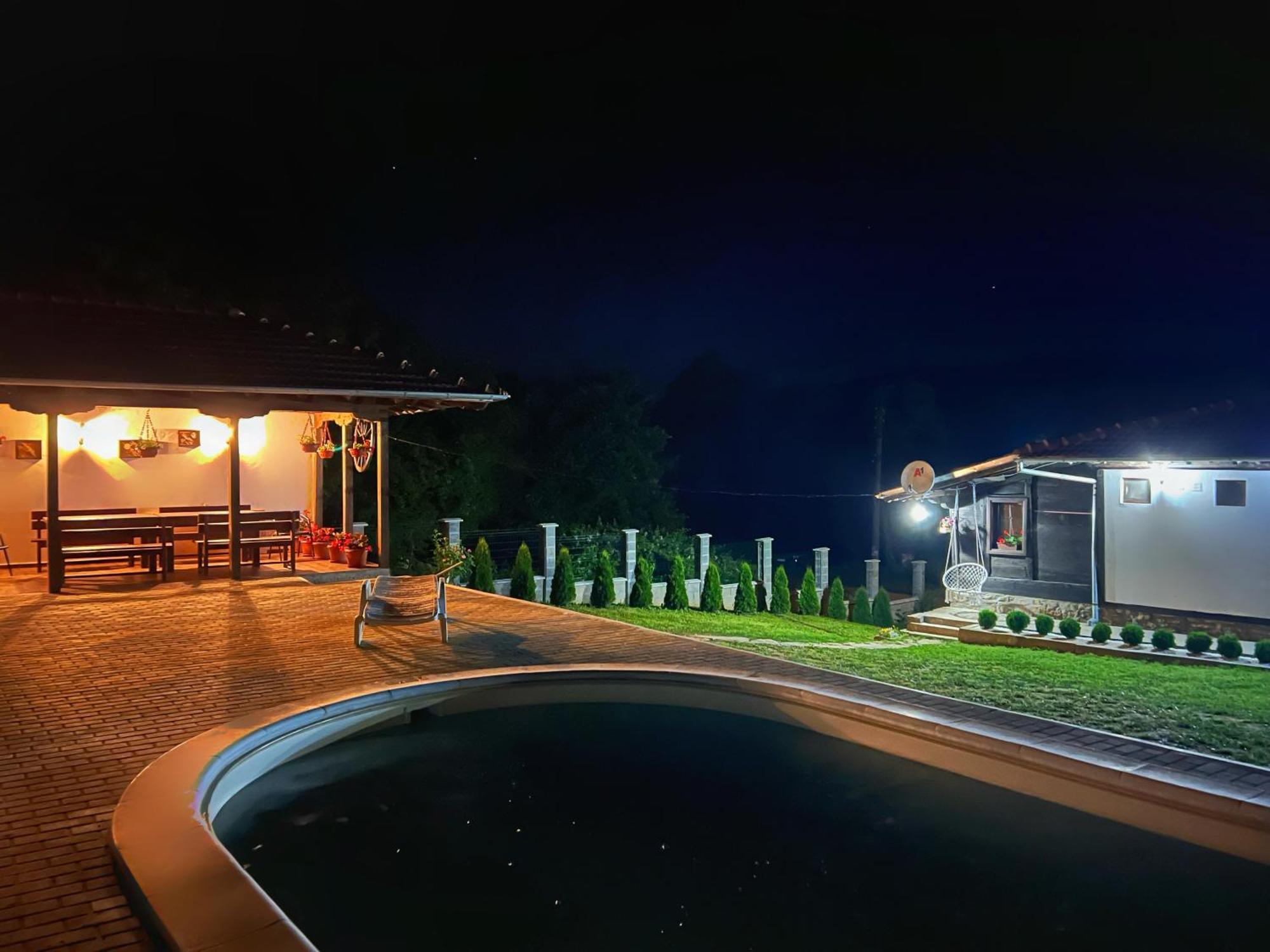 Villa Старият Дюкянь Elena Esterno foto