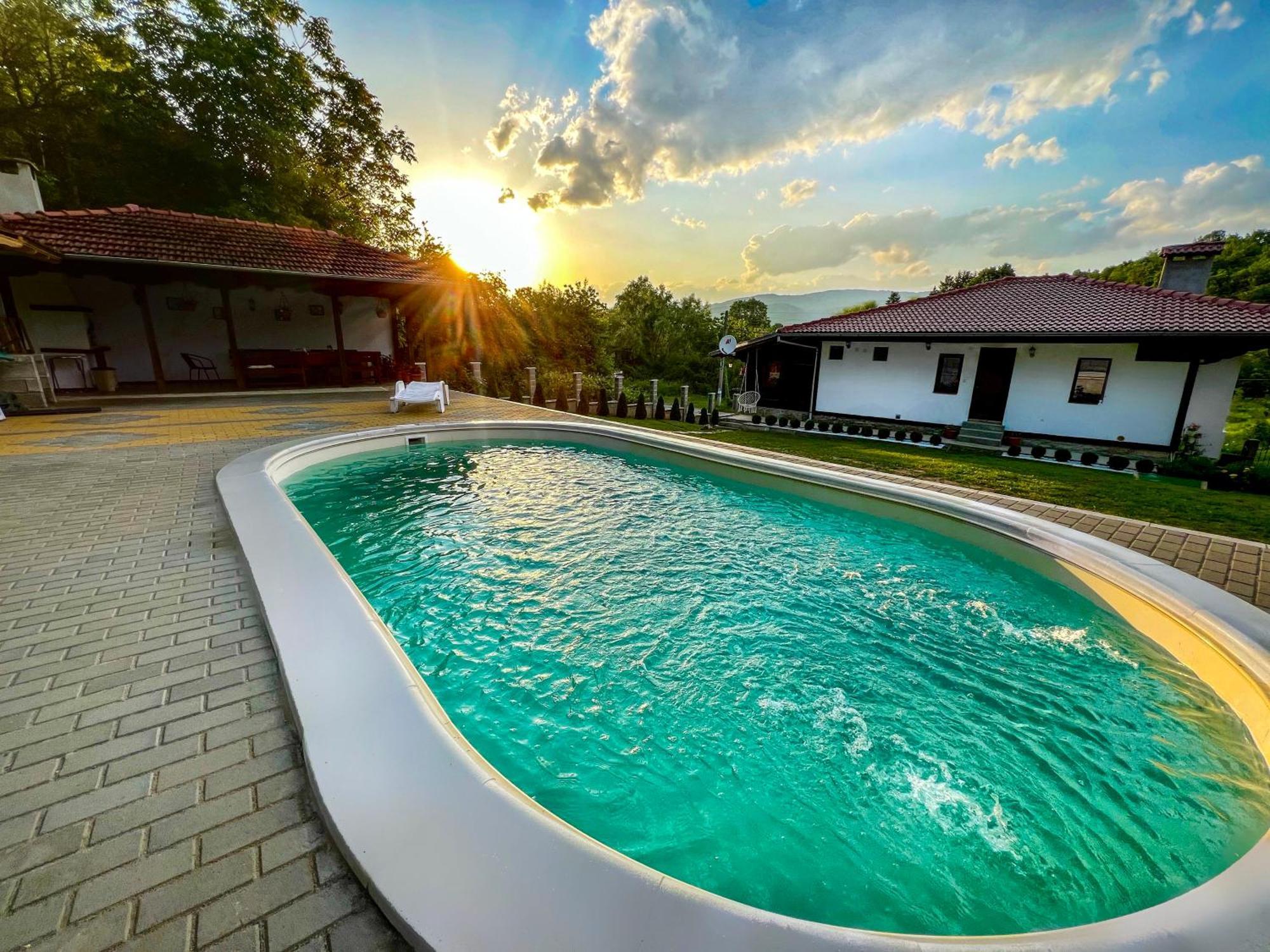 Villa Старият Дюкянь Elena Esterno foto